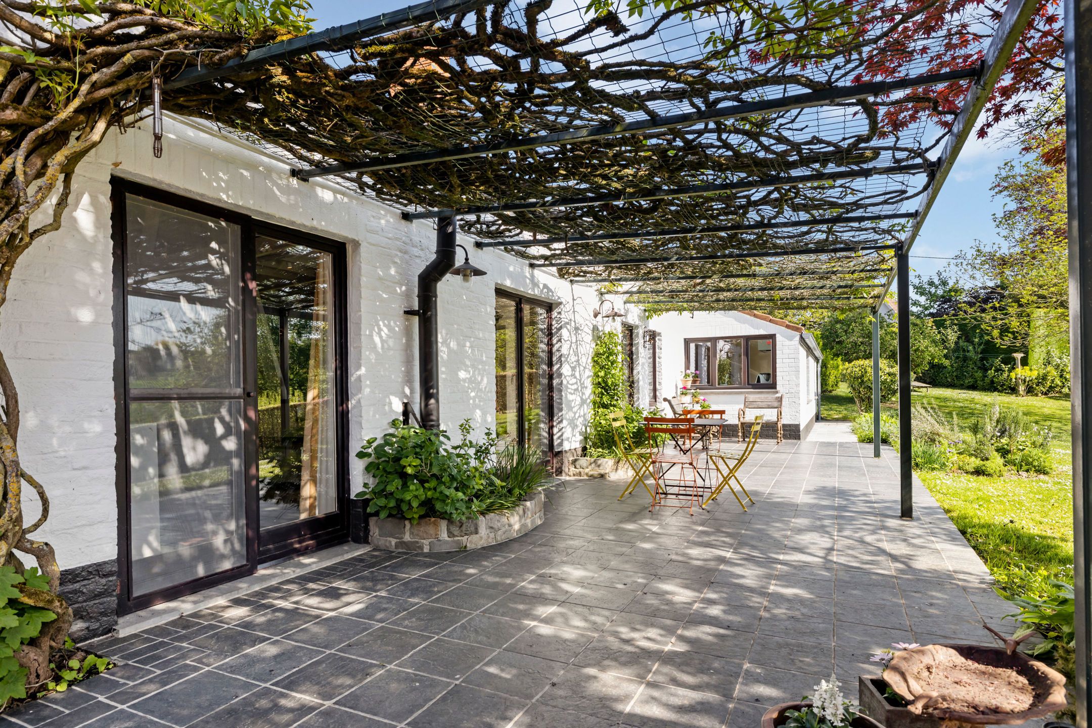 Met smaak gerenoveerde landelijke woning op +/- 63a foto 23