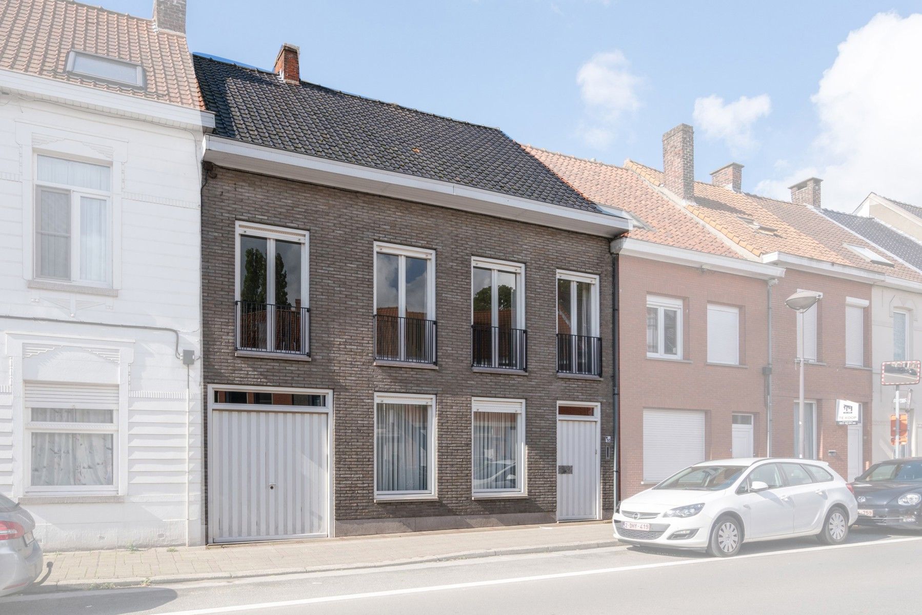 Hoofdfoto van de publicatie: Karaktervolle ruime woning  met bijgebouw/atelier en stadstuin in het centrum