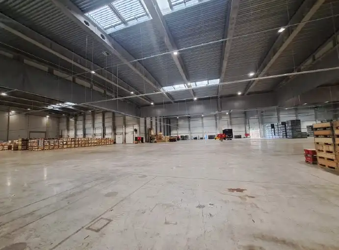 Logistieke units met kantoren foto 9