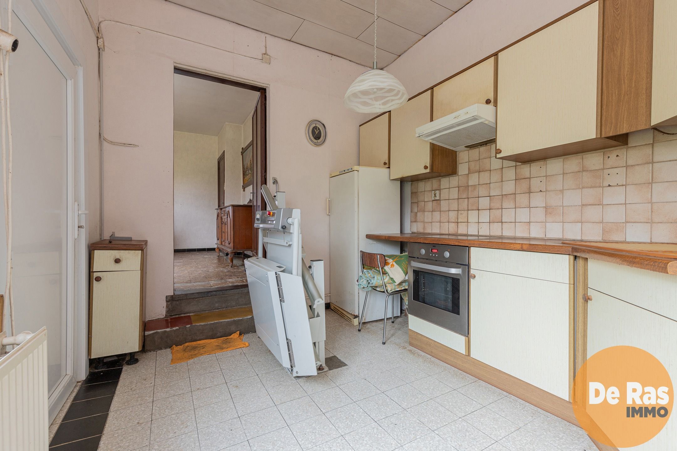 HILLEGEM - Te renoveren woning op 22are foto 11