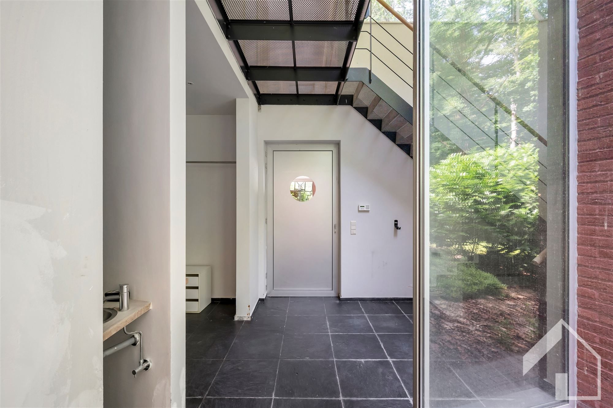 Villa met zwembad in het groen foto 3