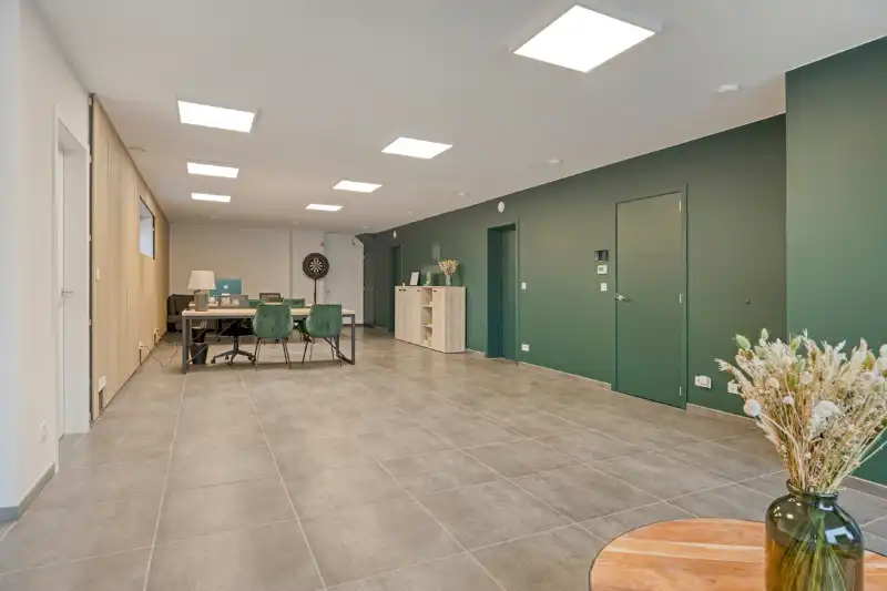Kantoorruimte te huur op topligging. Nieuwbouw! foto {{pictureIndex}}