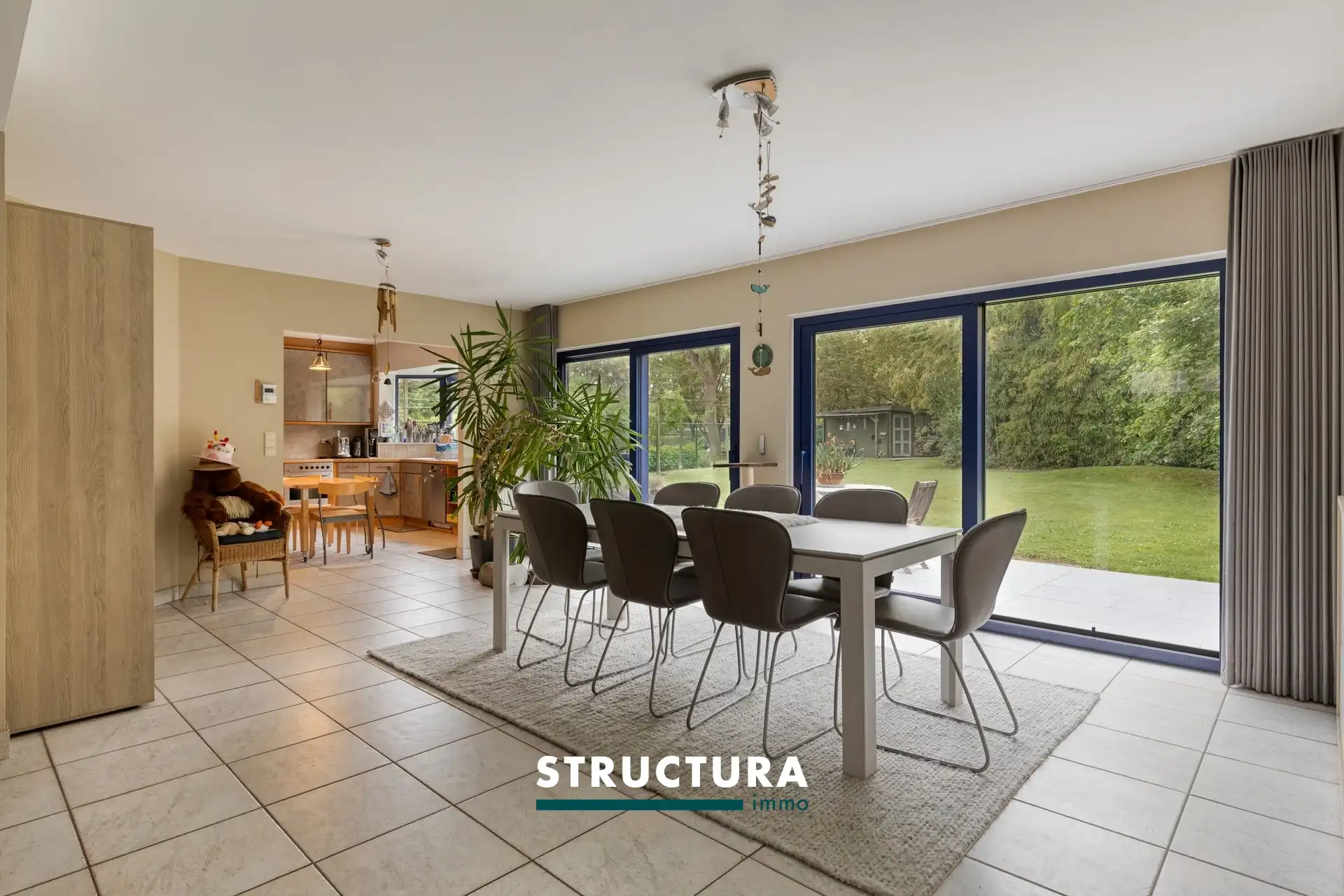 Gezinsvilla op topligging met prachtige ZW tuin foto 3