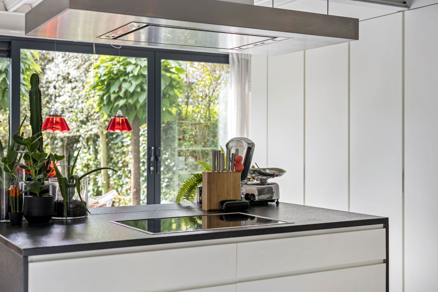 Vrijstaande villa met 4 slpk, zwembad & prachtige badkamer foto 10