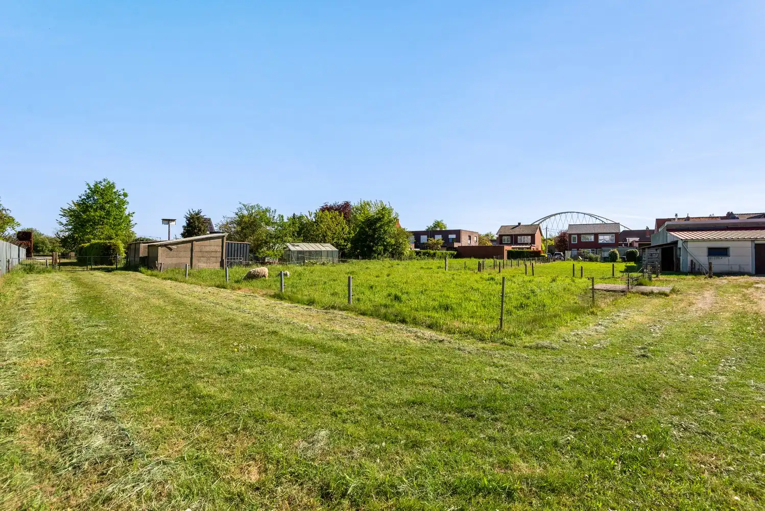 Ruime te renoveren woning met achterliggend weiland (4042m²) te Oelegem! foto 19
