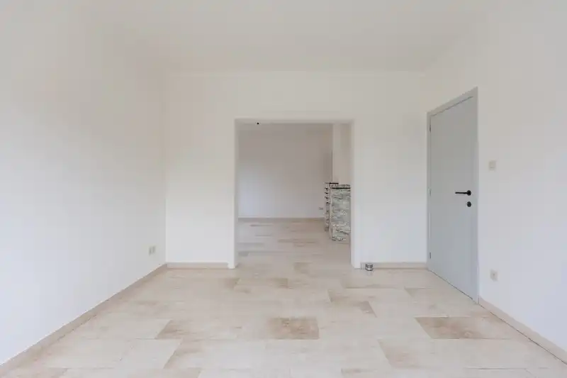 Smaakvol gerenoveerde woning met 3 slaapkamers en garage foto 5
