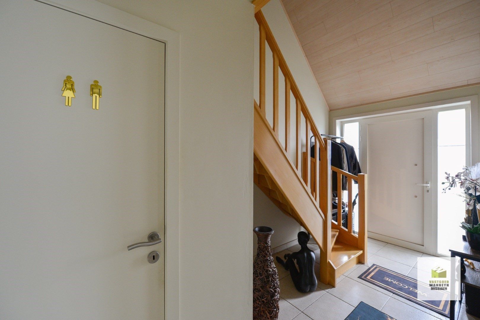Open bebouwing in doodlopende straat met 3 slaapkamers en zongerichte tuin foto 3