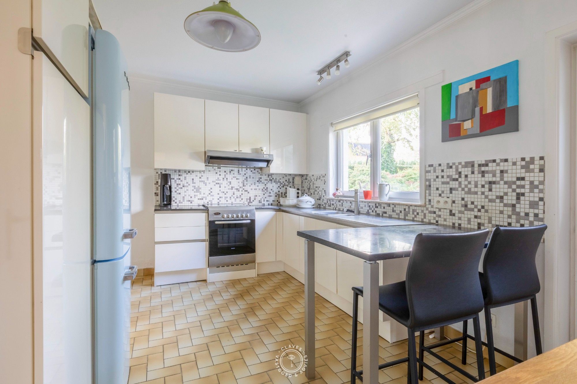 Open bebouwing omgeven door een prachtige tuin foto 11