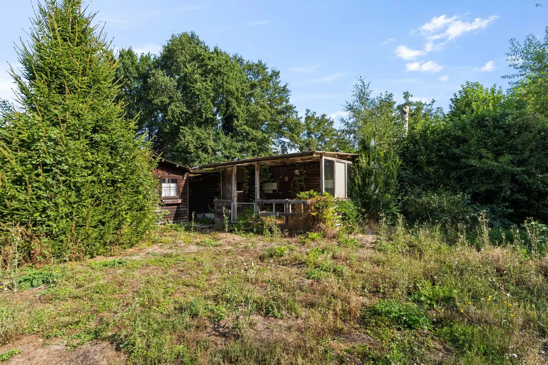 Recreatiegrond met chalet te Stekene foto 7