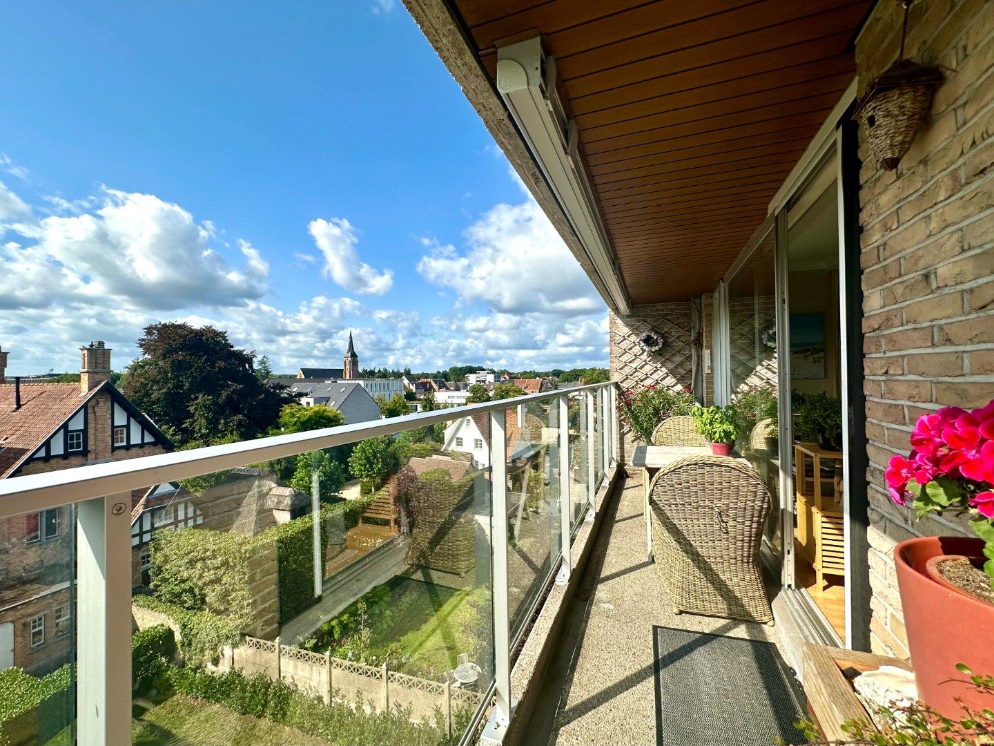 Appartement op rustige ligging te Sint-Andries foto 4