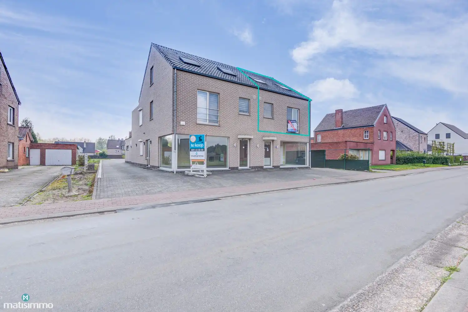 DUPLEXAPPARTEMENT MET AUTOSTAANPLAATS, GARAGEBOX EN KELDERBERGING NABIJ CENTRUM BILZEN foto 2
