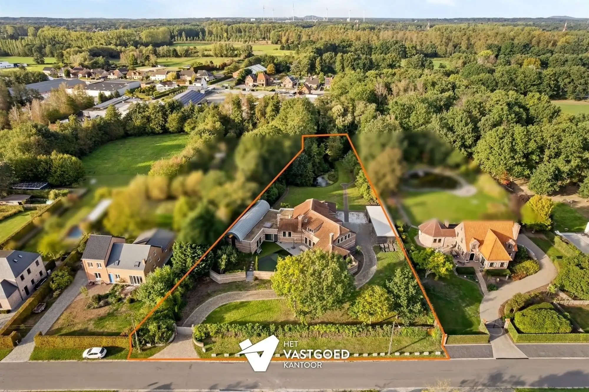 PRACHTIGE AUTHENTIEKE VILLA (585M²) MET BINNENZWEMBAD EN ZWEMVIJVER OP EEN PERCEEL VAN 48A75 TE KERMT foto 43