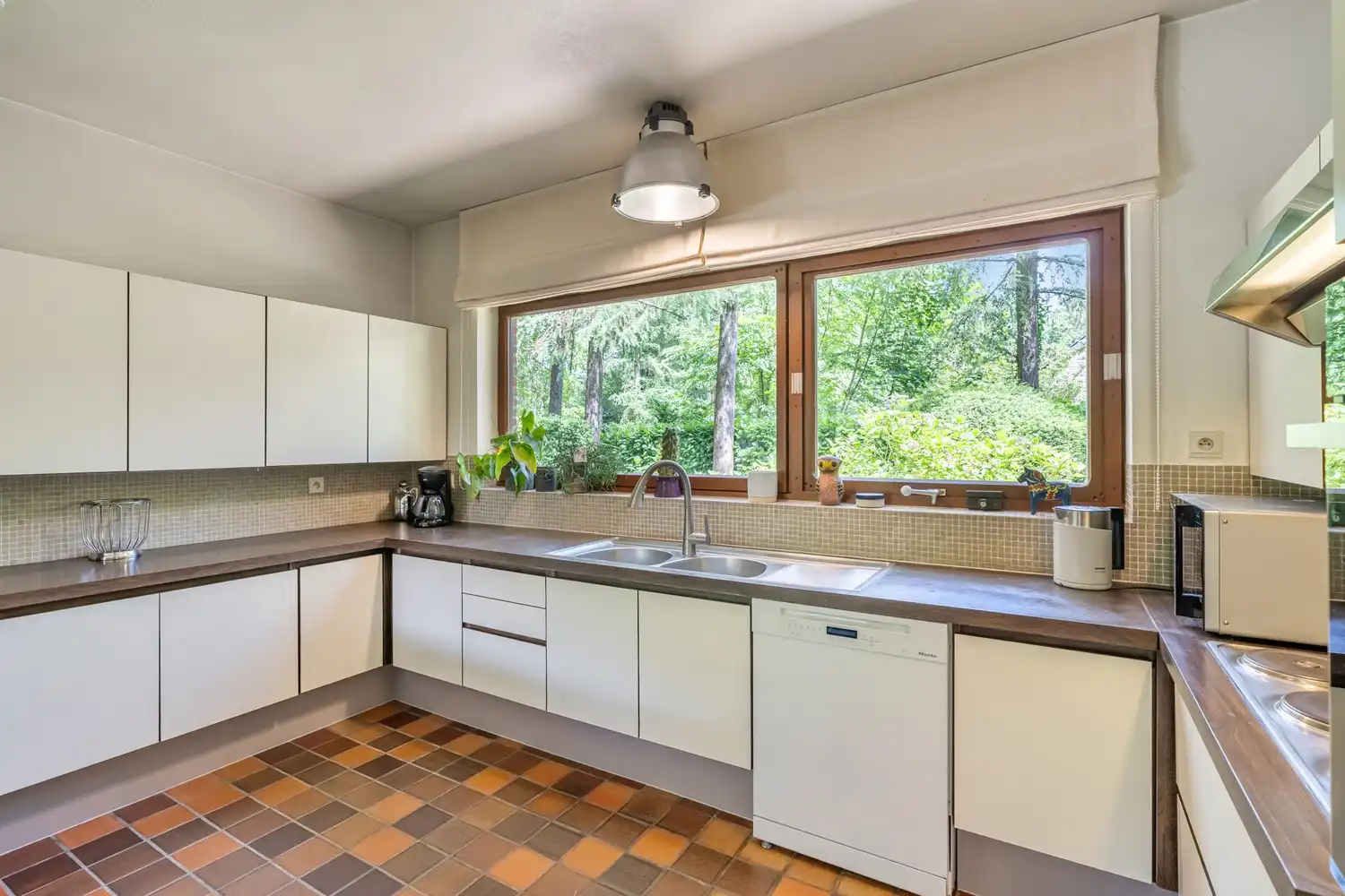 Ruime, te moderniseren villa met 5 slaapkamers en atelier op een perceel van 25 are 57 ca in het groen te (hoog) Linden ! foto 10