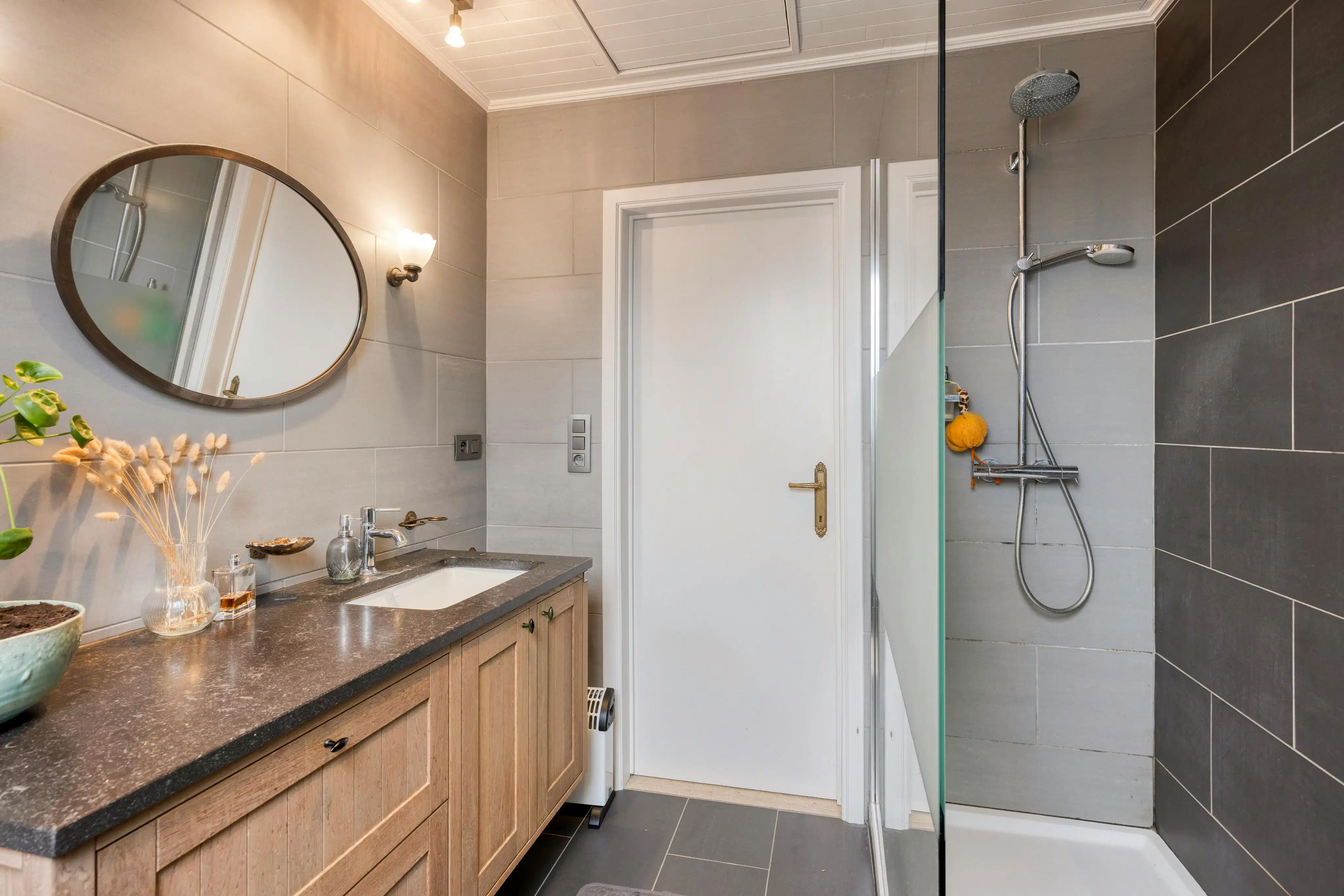 Karaktervolle gezinswoning op toplocatie te koop in Eeklo foto 16