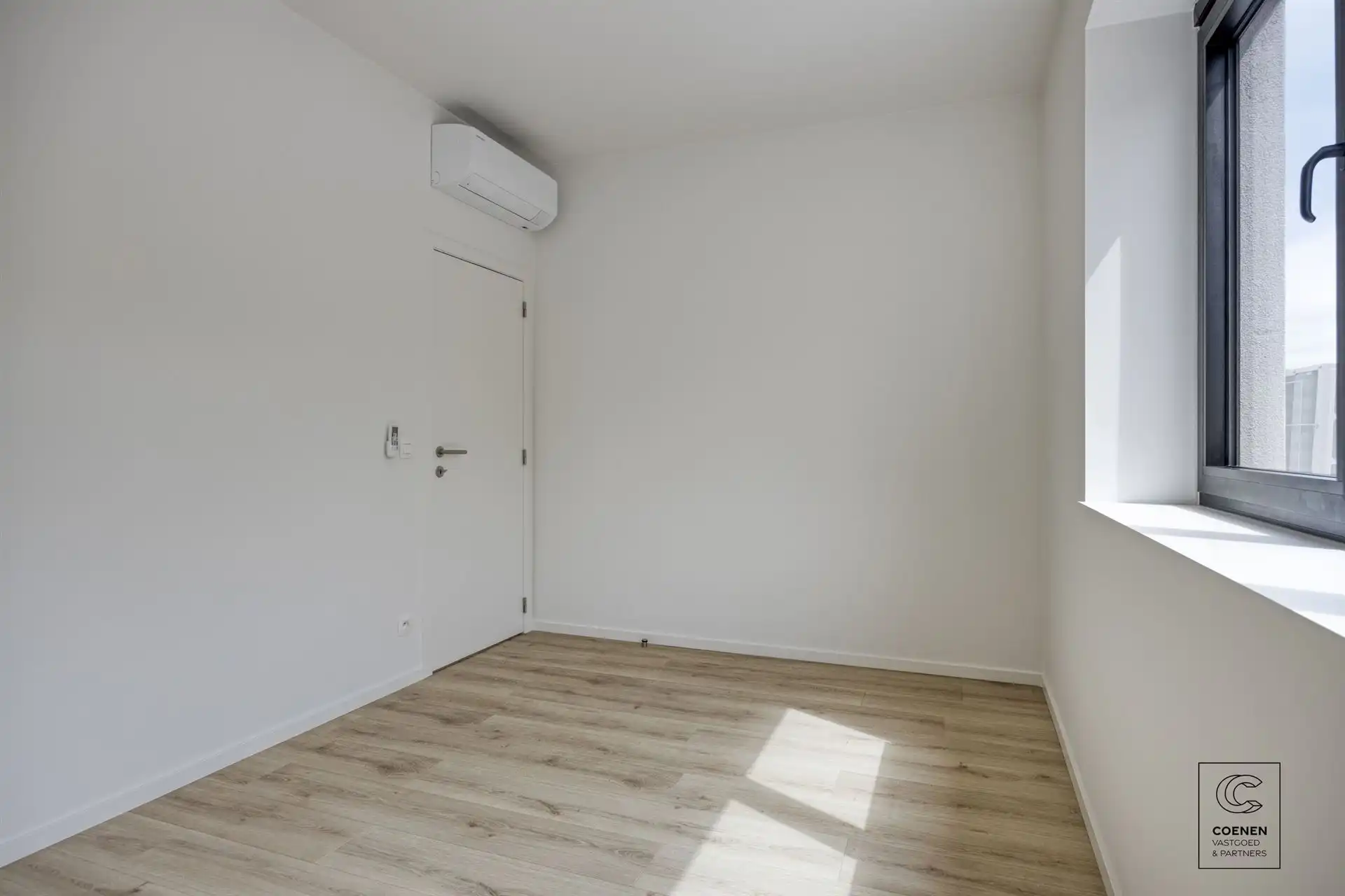 Volledig gerenoveerde woning van 230 m² met 5 slpk's! foto 13