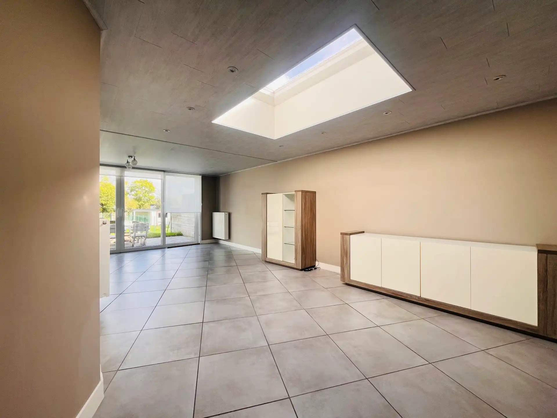 RUIME WONING MET 3 SLPK EN ZONNIGE TUIN. foto 6
