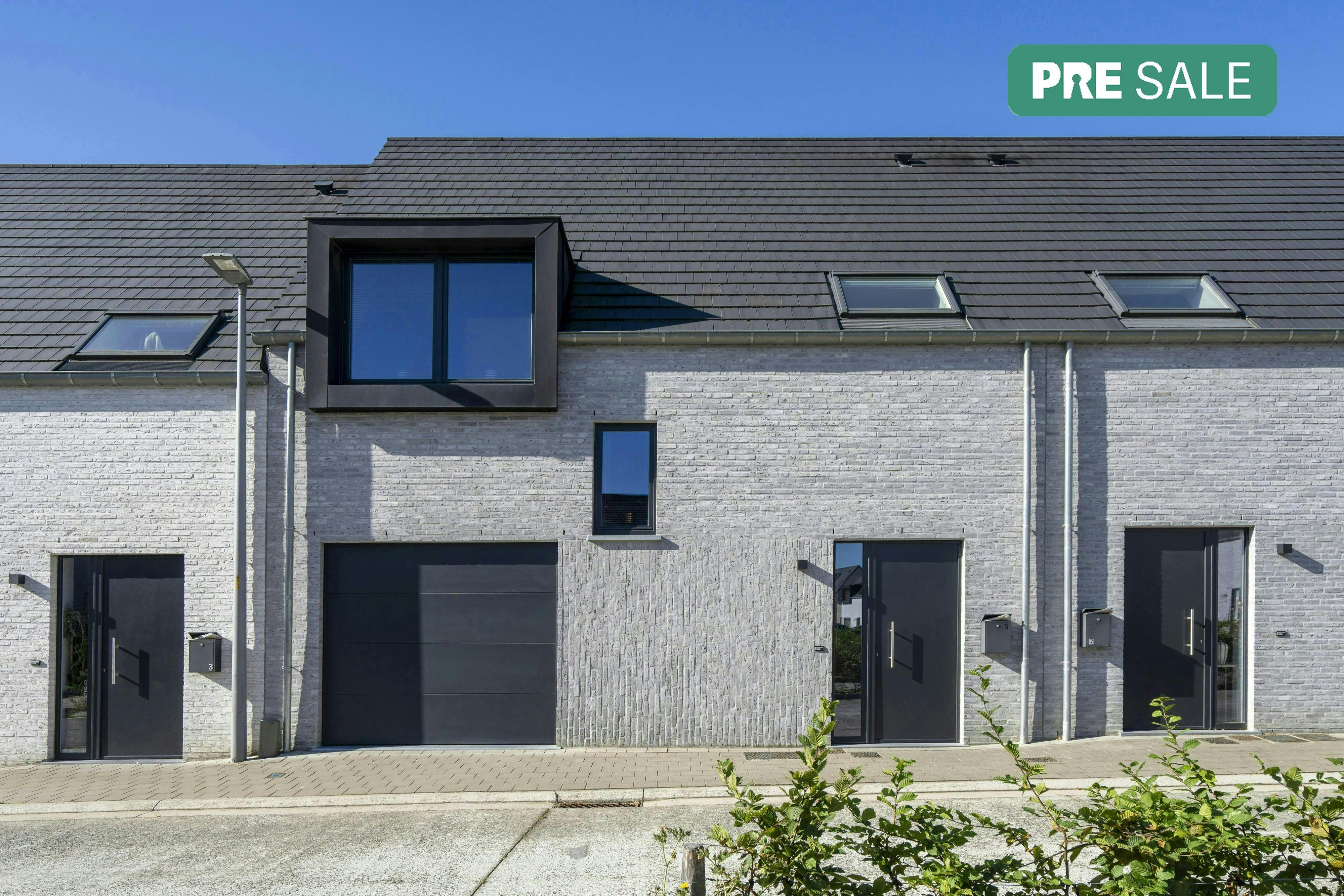 Instapklaar huis te koop te Kortrijk foto {{pictureIndex}}