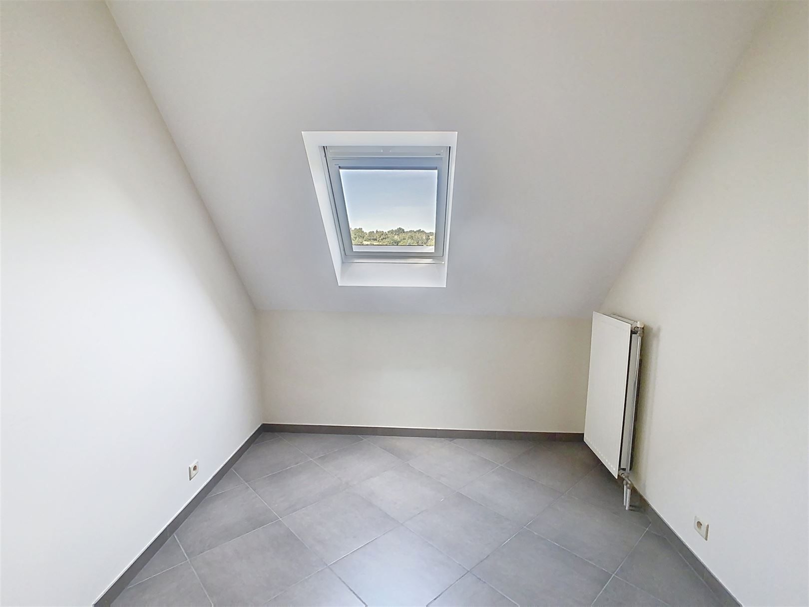 Ruim duplex app met terras, 3 slpks, parkeerplaats foto 26
