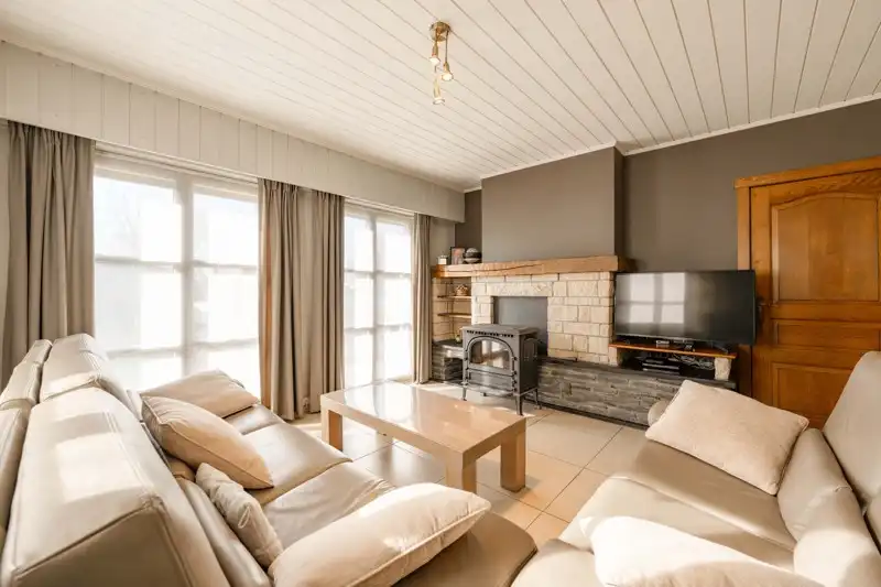 Zeer ruime en rustig gelegen villa TE KOOP in Sint-Eloois-Vijve! foto 6