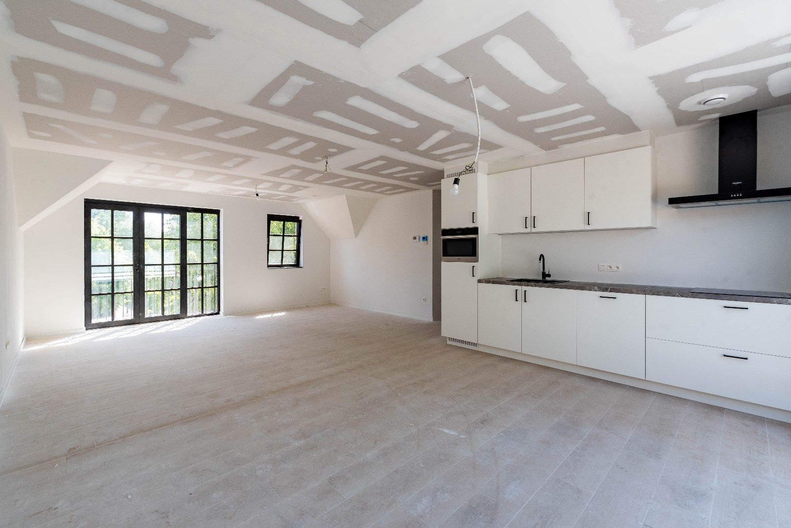 Stijlvol nieuwbouwappartement met ruim terras foto 4