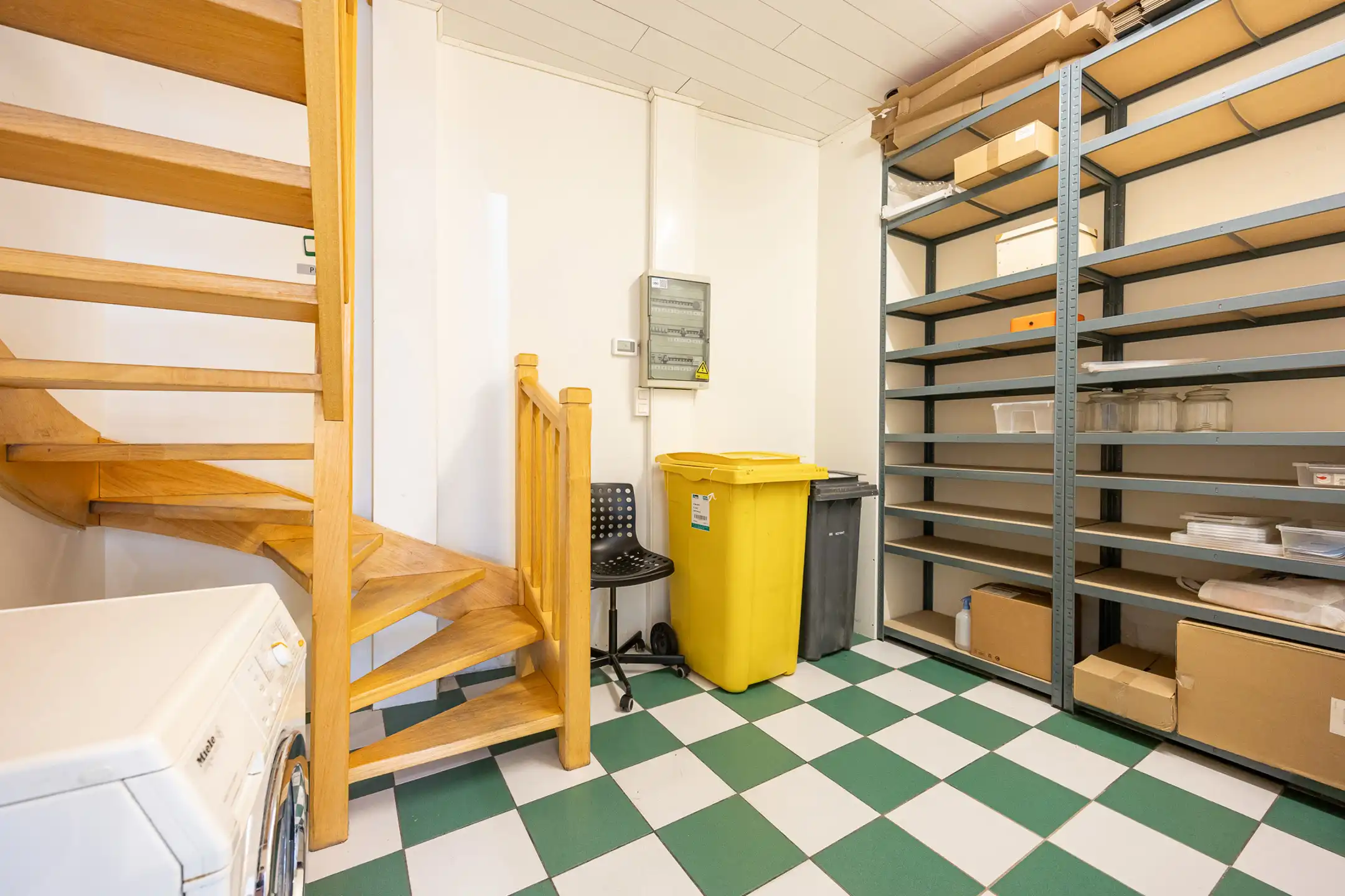 Handelsruimte met instapklaar duplex app nabij Grote Markt. foto 9