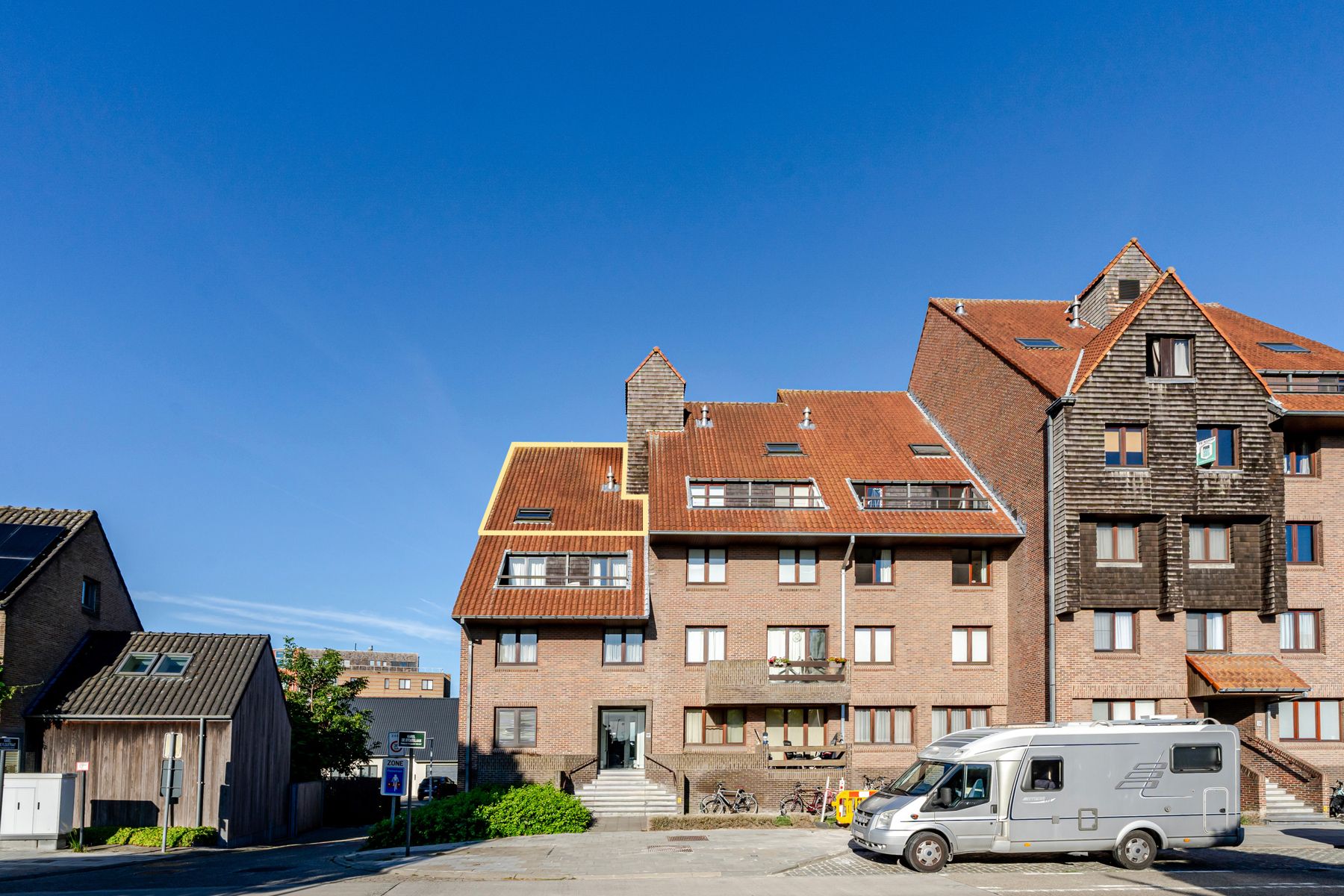 Duplex met ruim terras & EPC B aan de rustige stadsrand foto 18