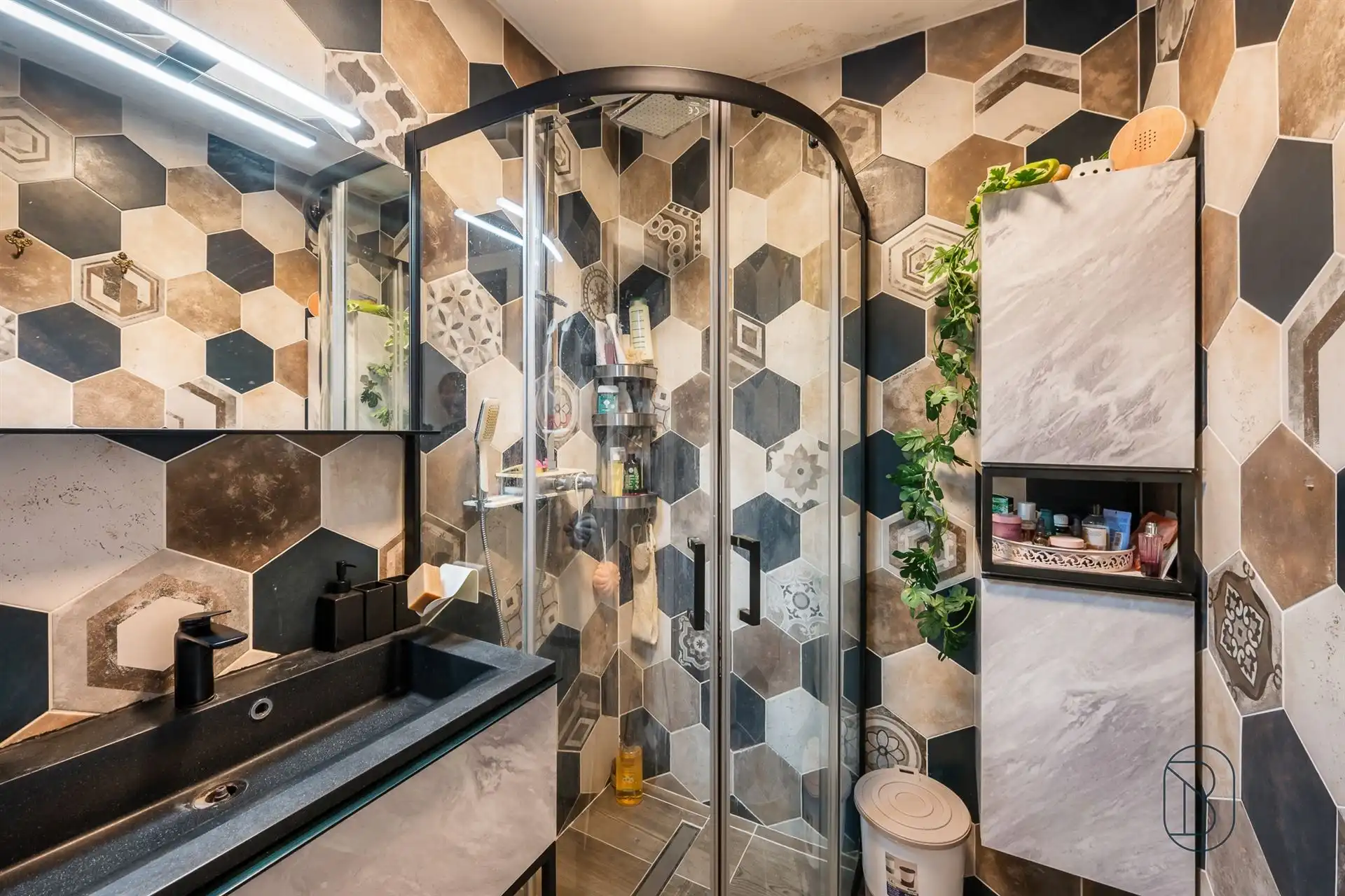 Instapklare woning met 3 slk in een rustige wijk foto 16