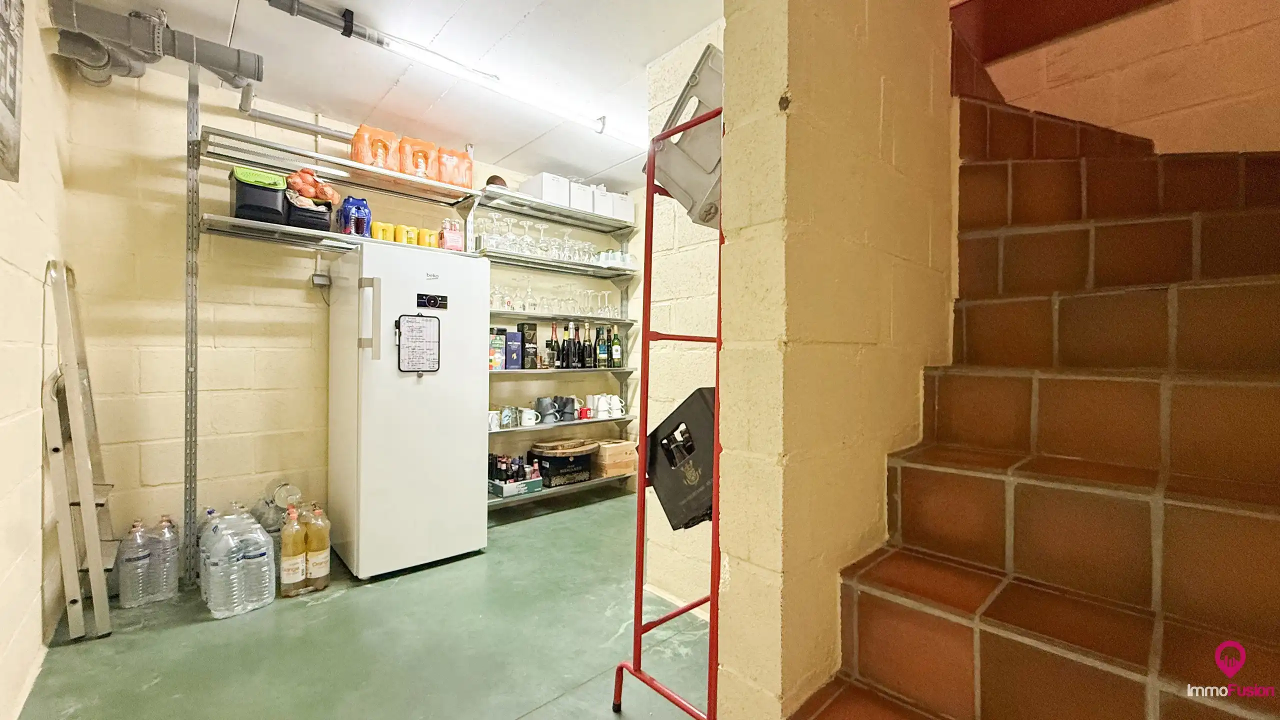 Instapklare gezinswoning met 5slpks, dubbele garage en tuin! foto 23