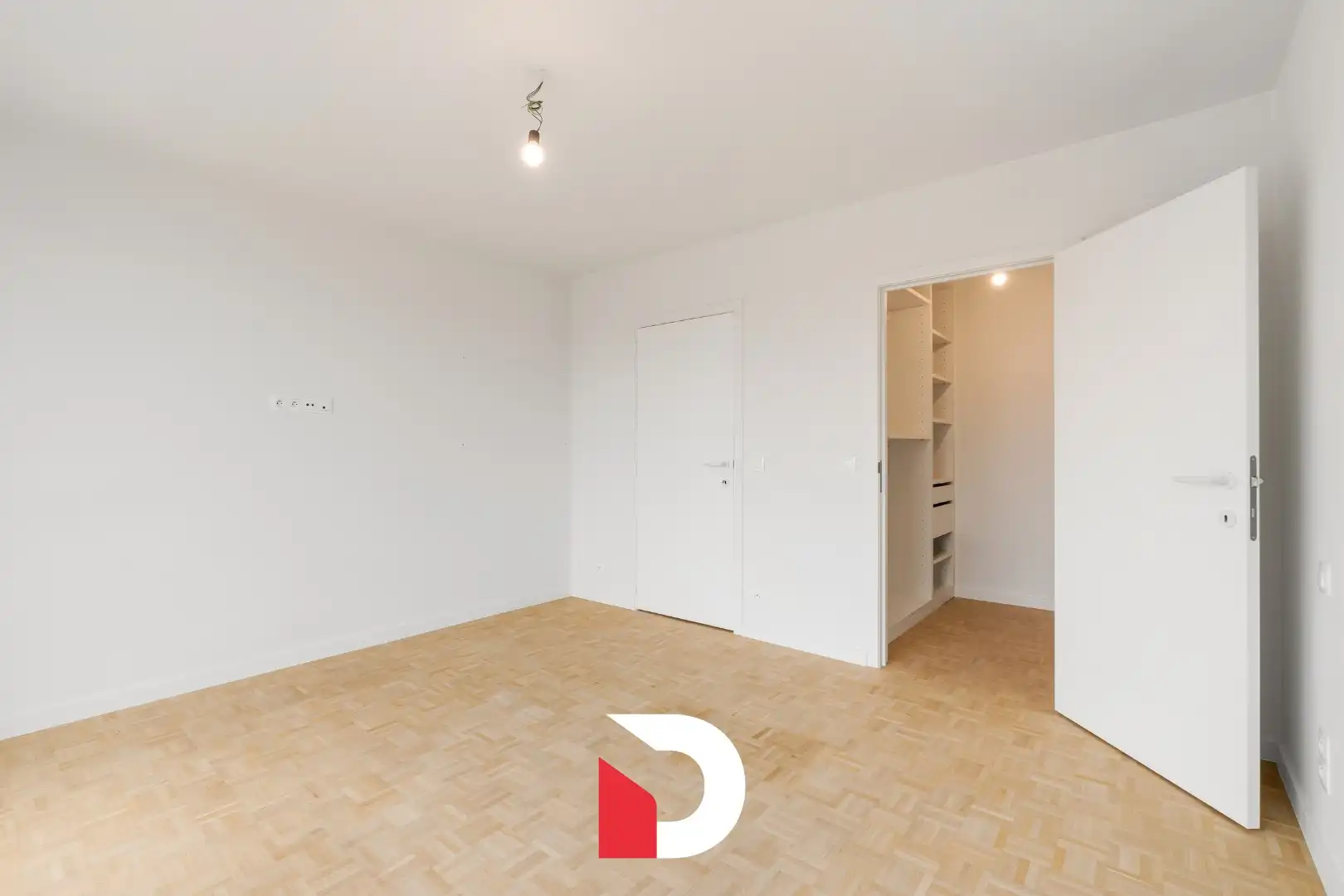 Schitterend gerenoveerd appartement op gunstige locatie in Sint-Andries foto 11