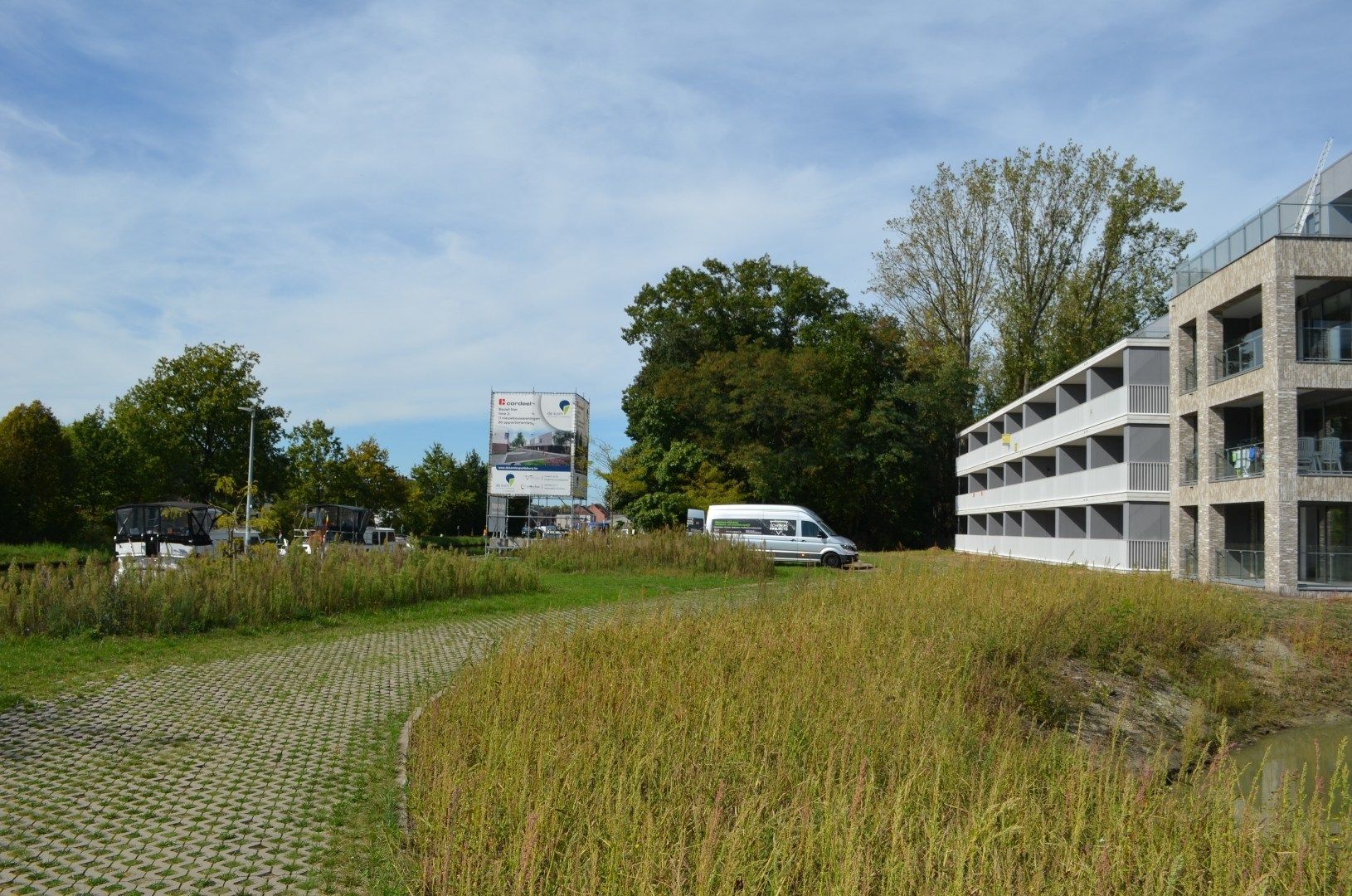 Wonen aan 't kanaal in Residentie Bakboord in een 2 slpk appartement met ruim terras.  Lift aanwezig. foto 18