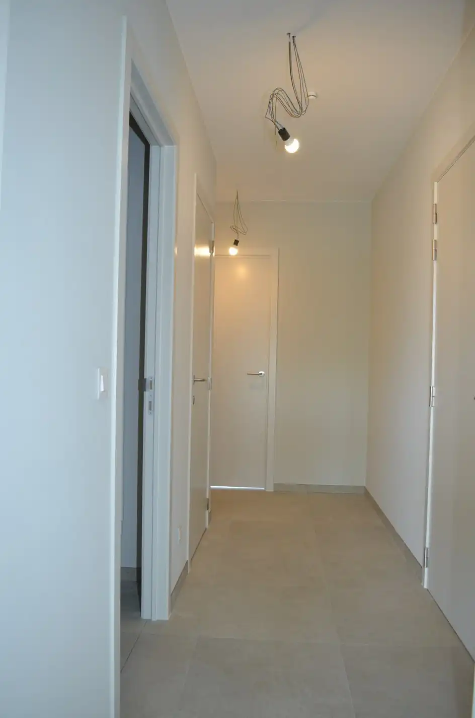 Wonen aan 't kanaal in Residentie Bakboord in een 2 slpk appartement met ruim terras.  Lift aanwezig. foto 8