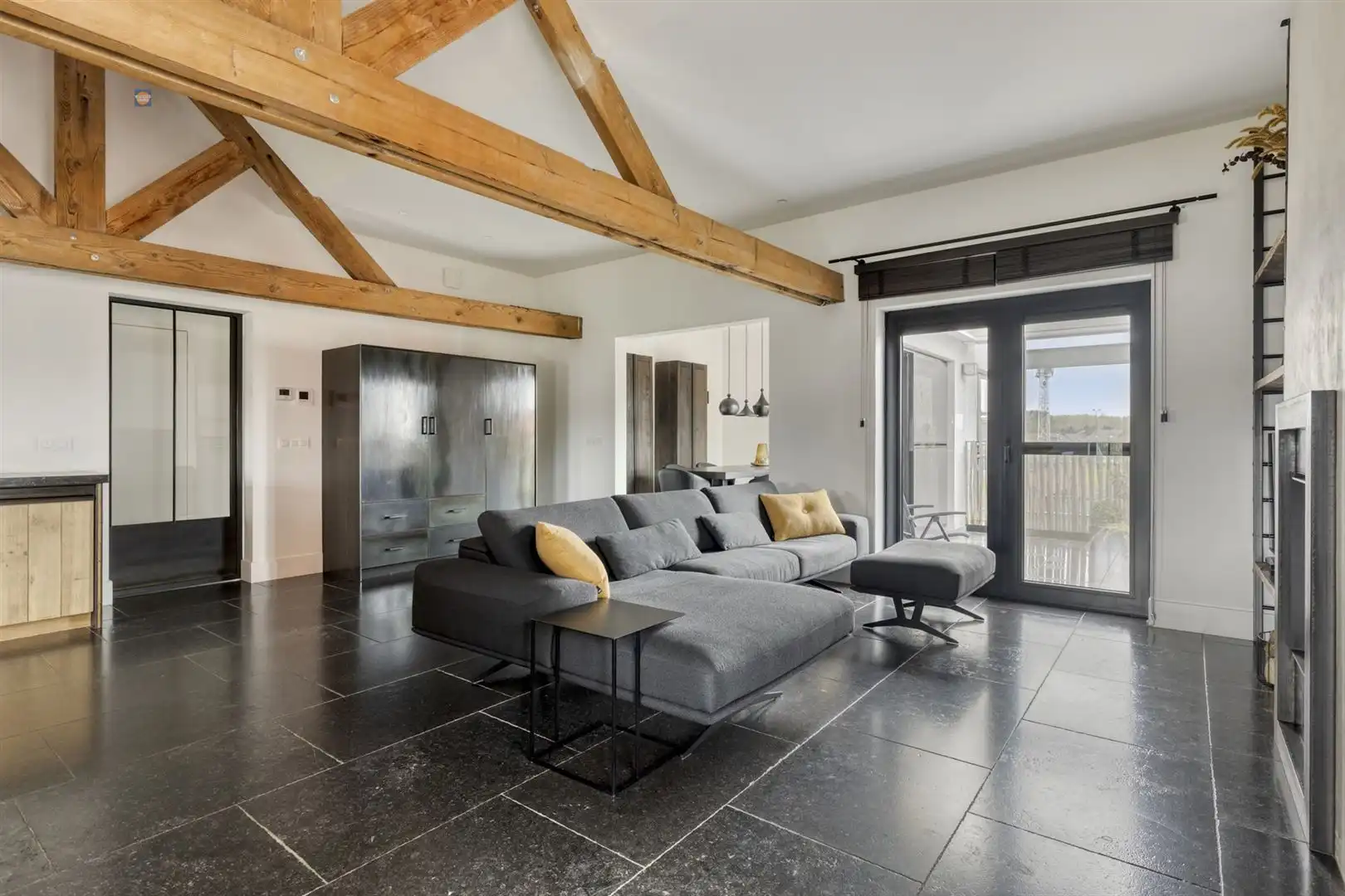 Unieke, Instapklare Loft van 125 m² ! foto 3