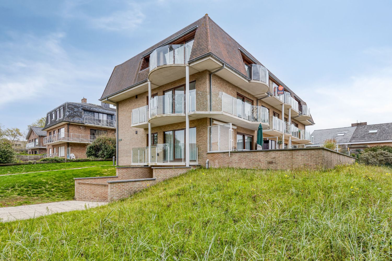 Appartement met zonnig terras, ruime zolderkamer en prachtig zicht! foto {{pictureIndex}}