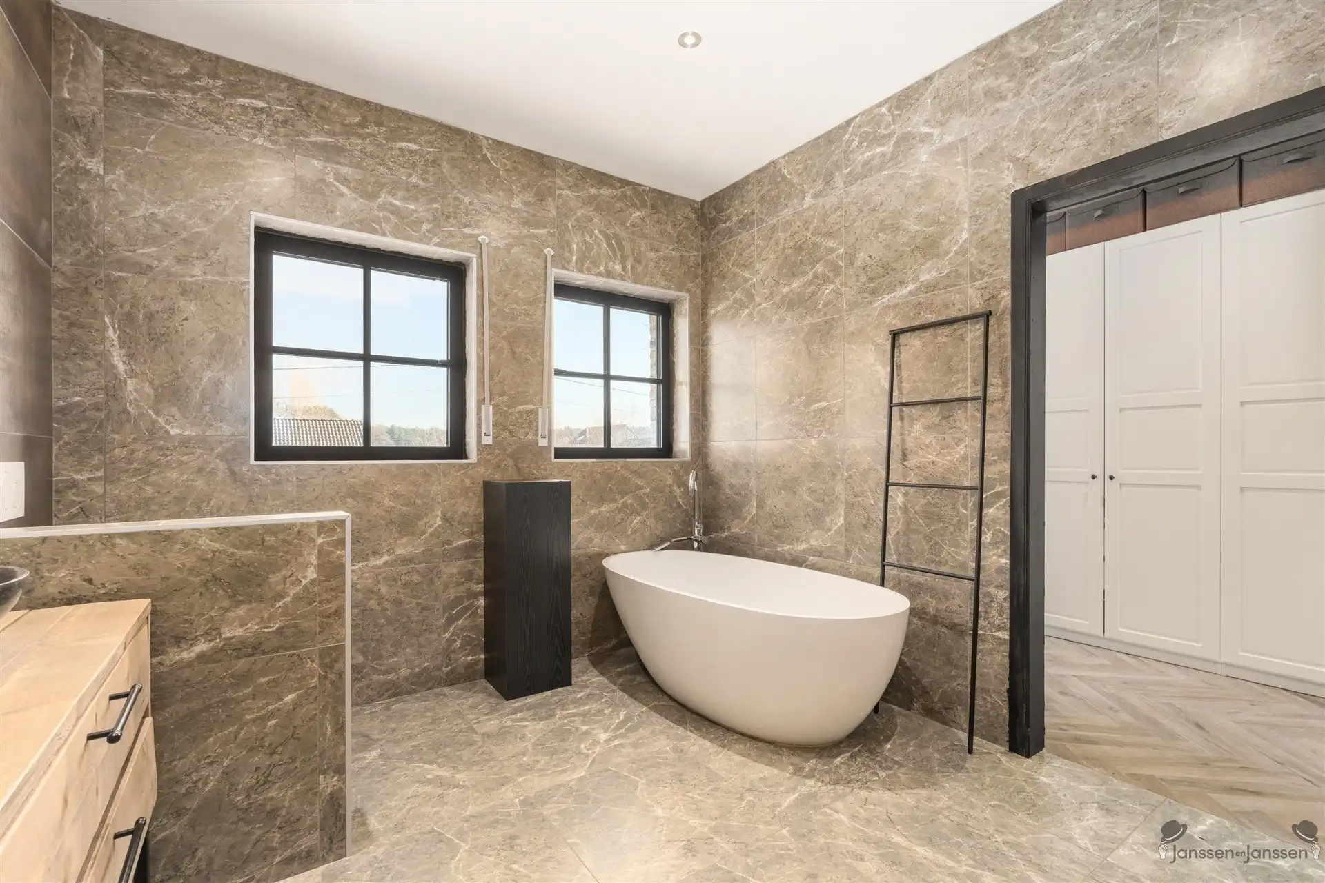 Prachtige moderne pastoriewoning met luxe afwerking, 3 slaapkamers en grote tuin op 13 are foto 11