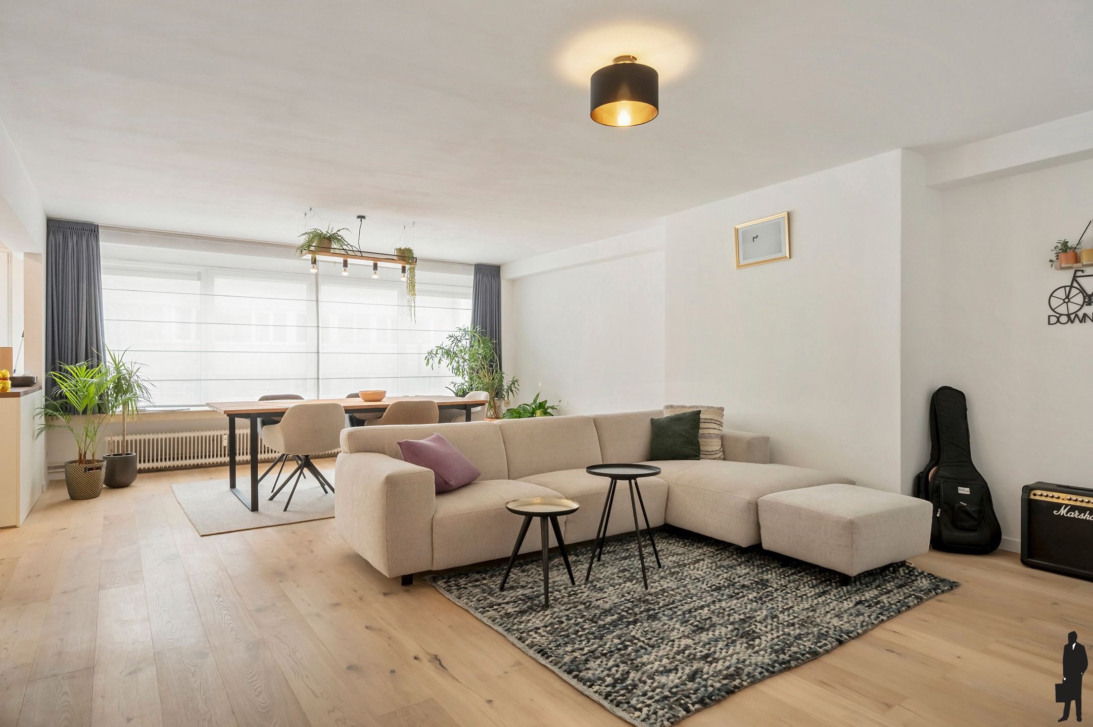 Prachtig, lichtrijk appartement met 3 slaapkamers. foto {{pictureIndex}}