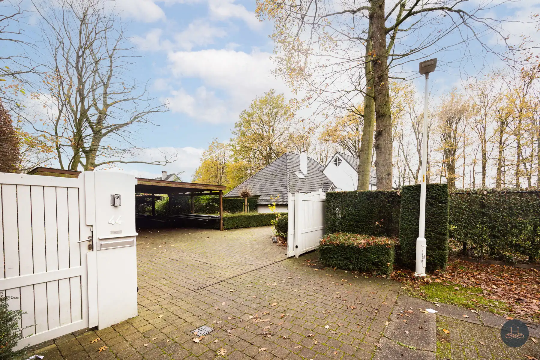 Functionele villa te koop met prachtige bomen op toplocatie foto 2