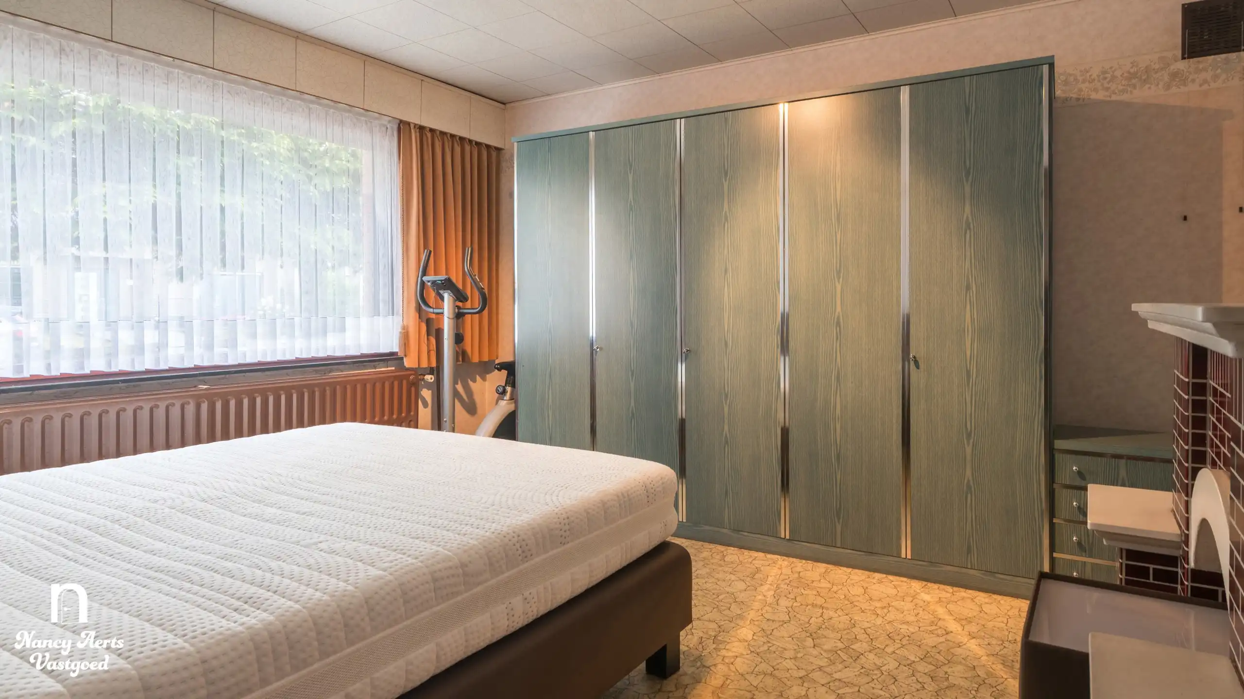 Charmante te renoveren woning op een rustige locatie foto 12
