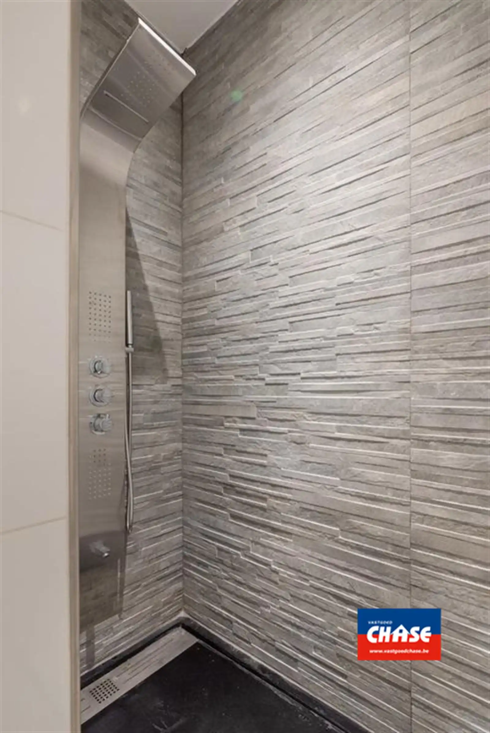Volledig gerenoveerde woning!  foto 19