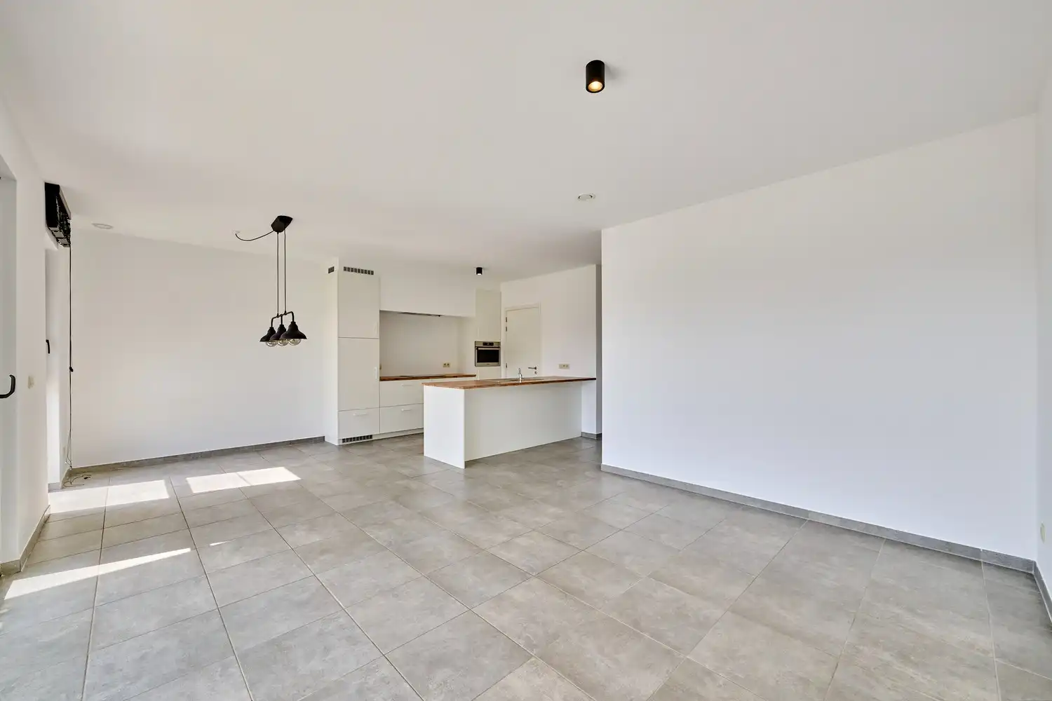 Stijlvol gelijkvloers appartement met zongerichte tuin - EPC11! foto 6