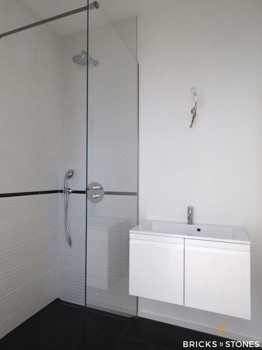 Gerenoveerd appartement met 2 slaapkamers, tuin en garage !  foto 8