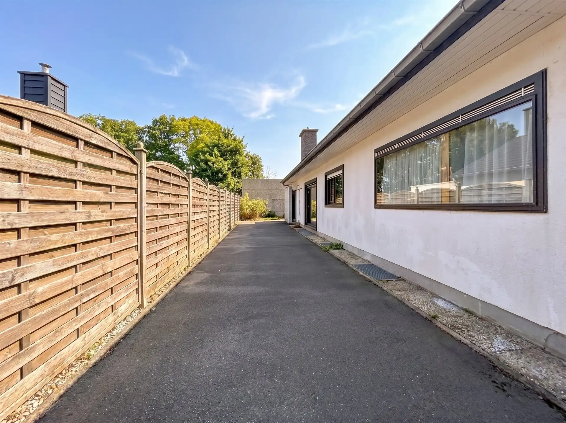 Woning met magazijn en kantoor op perceel van 2185m² foto 15