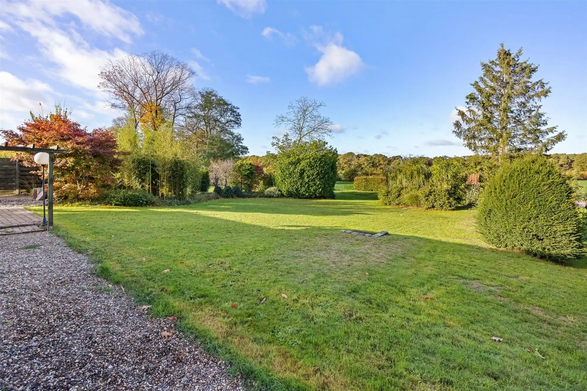 HEEL GOED ONDERHOUDEN WONING MET 3 SLAAPKAMERS UITERST RUSTIG GELEGEN OP EEN PERCEEL VAN 14A TE HEPPEN foto 30