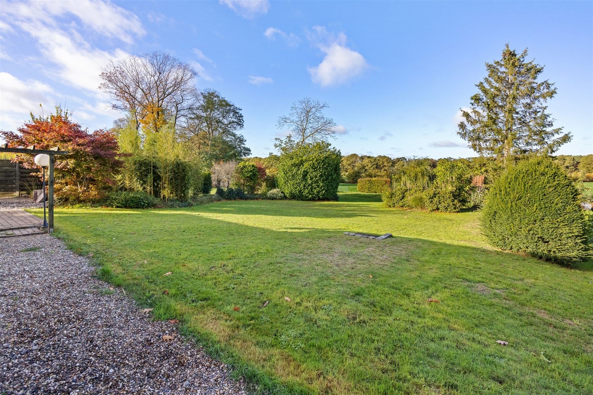 HEEL GOED ONDERHOUDEN WONING MET 3 SLAAPKAMERS UITERST RUSTIG GELEGEN OP EEN PERCEEL VAN 14A TE HEPPEN foto 30