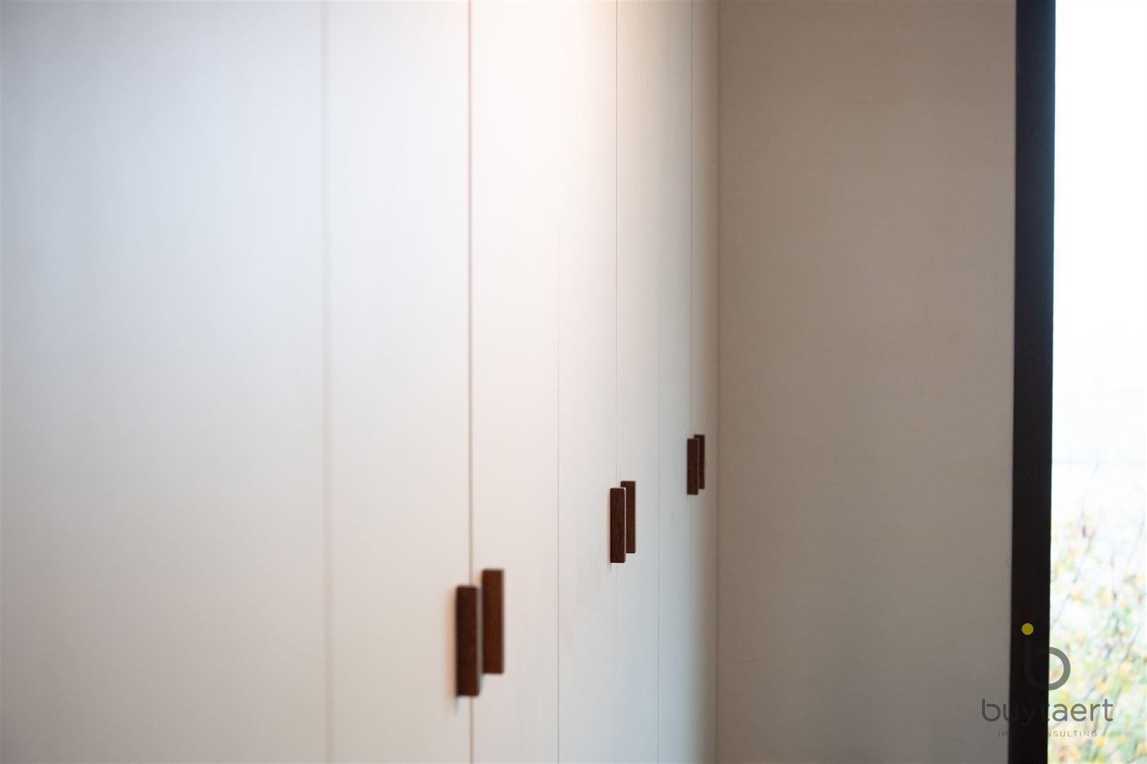 RUIM EN LICHTRIJK WONEN OP DE BOVENSTE VERDIEPING OP DE KANAALSITE VAN AXEL VERVOORDT foto 14