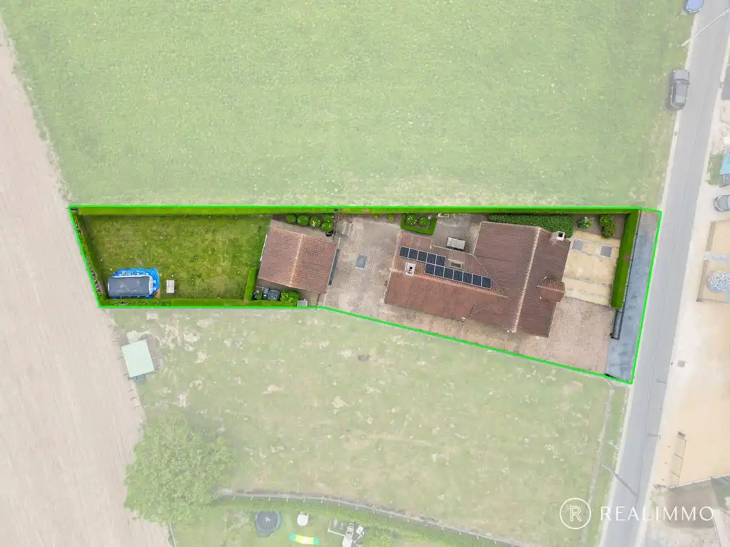 Ruime villa op 911m² in een rustige, groene omgeving te Sint-Eloois-Vijve foto 4