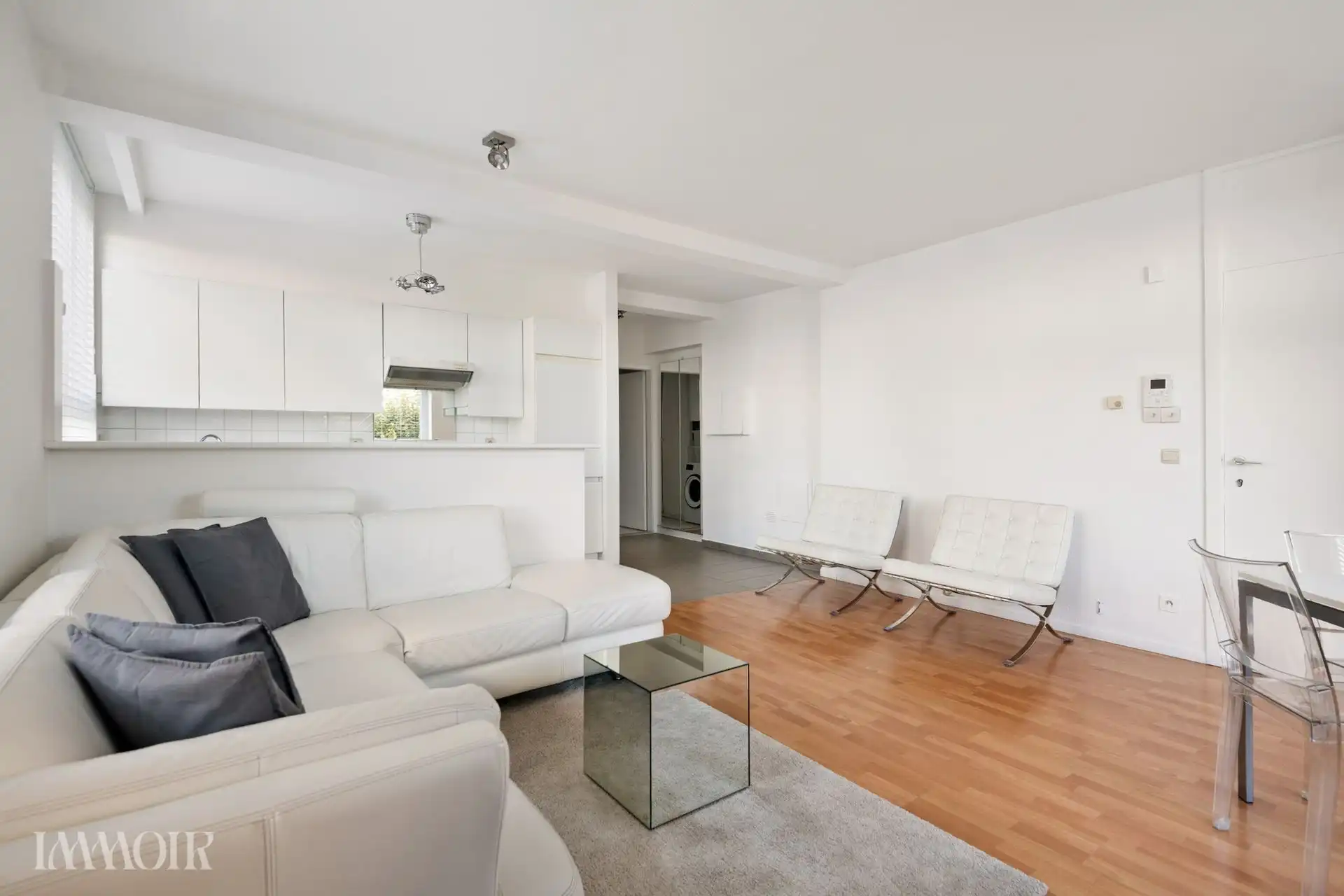 Sfeervol bemeubeld appartement met uitzicht op de Antwerpse kaaien.  foto 5