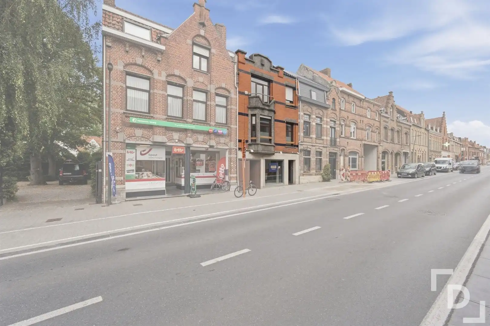 Handelshuis met woonst op een drukke invalsweg. foto 17