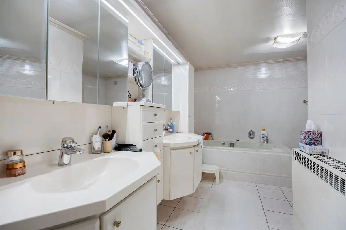 ROYALE WONING MET DOKTERSPRAKTIJK TE BILZEN HOESELT. foto 26