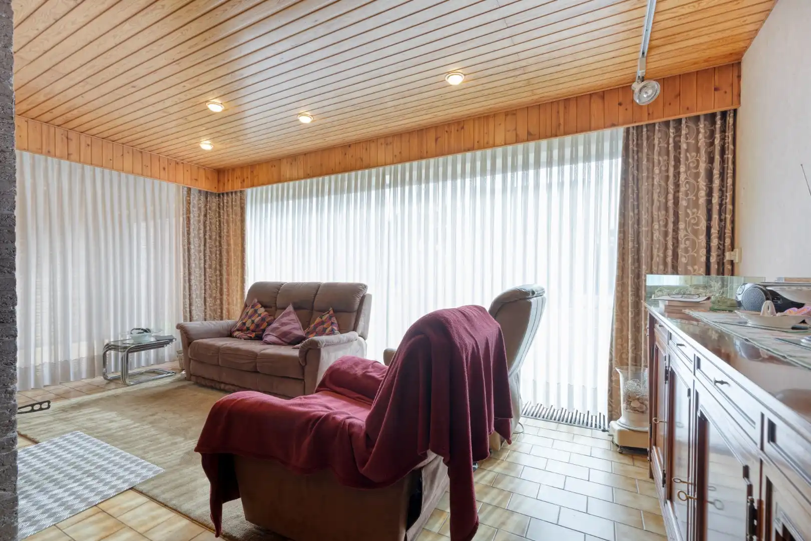 Goed onderhouden woning met 4 SLPKS op perceel van 5a62ca in Mol - Achterbos. foto 5