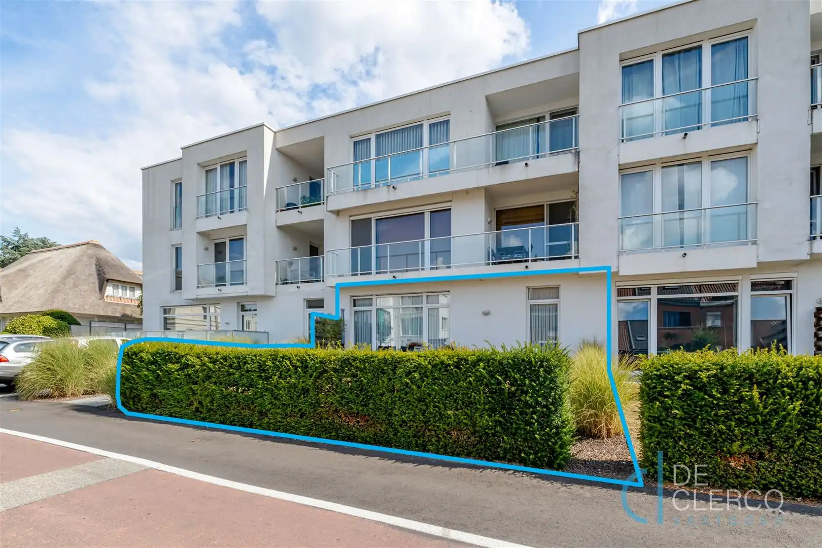 Modern, recent appartement te koop met garage in Gent! foto {{pictureIndex}}